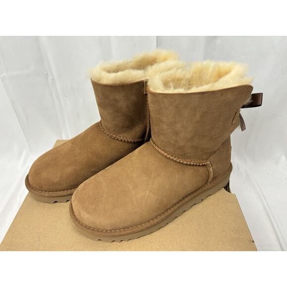 UGG Women's Mini Bailey Bow II Chestnut Boots Sz 6 New In Box - Picture 1 of 13